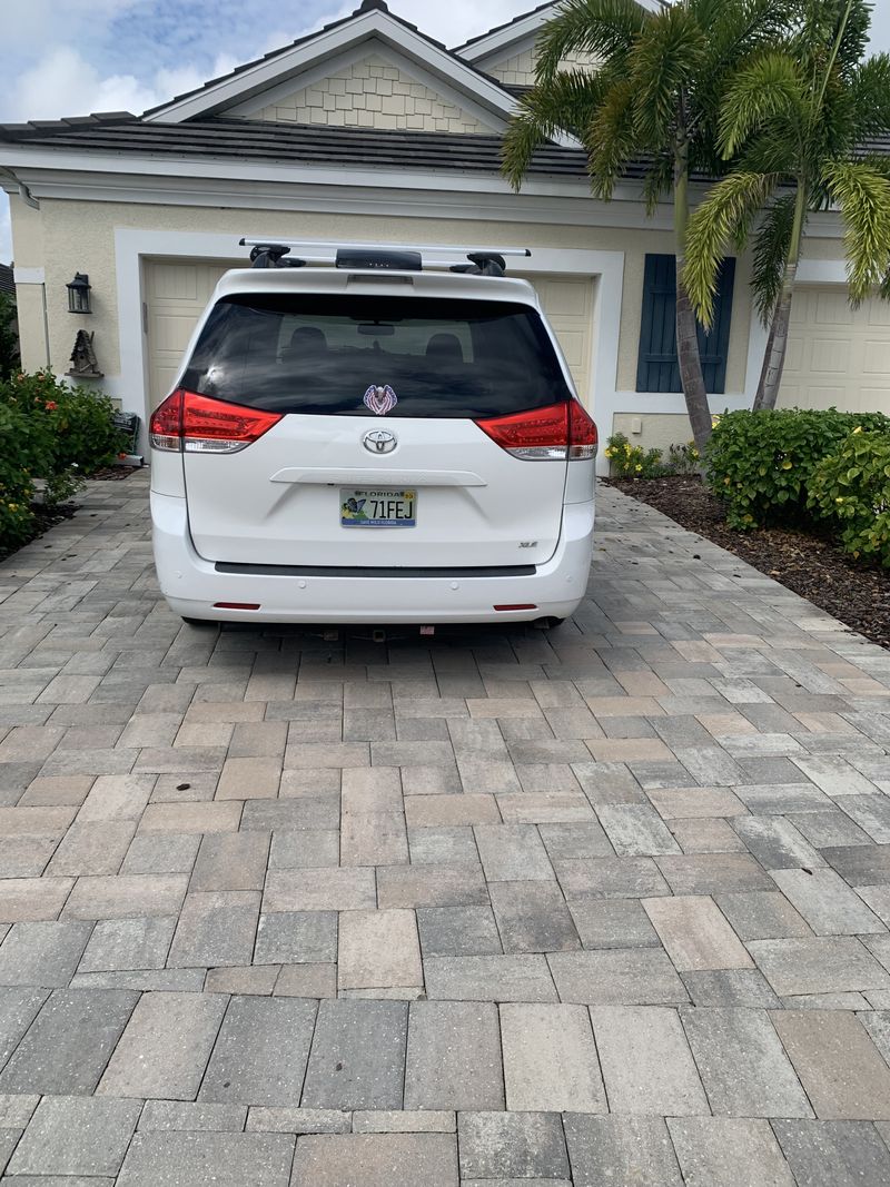 Picture 3/14 of a 2014 Toyota Sienna XLE 77,888 miles for sale in Sarasota, Florida