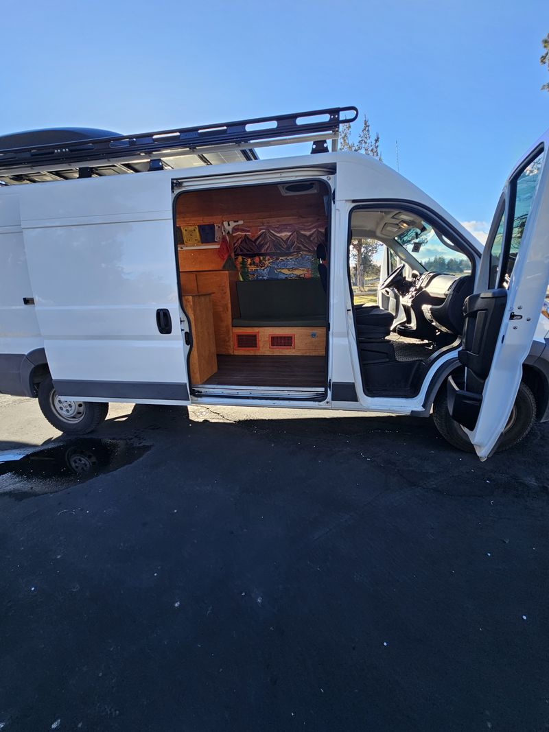 Picture 1/34 of a 2018 Ram Promaster High Roof 2500 159" for sale in Bend, Oregon