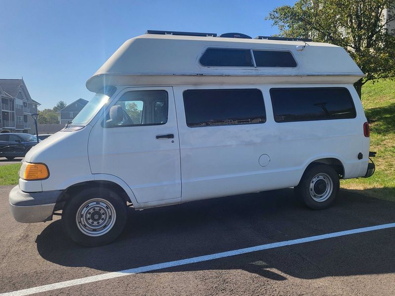Picture 5/9 of a Dodge camper van for sale in Cincinnati, Ohio