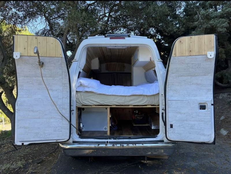 Picture 5/13 of a 2009 Ford Econoline  for sale in Waco, Texas