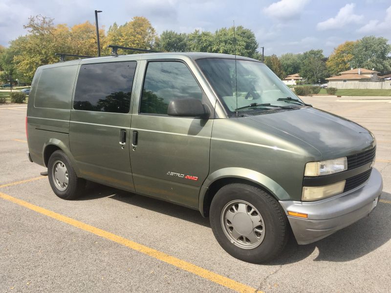 Picture 2/30 of a 2001 Astro Van 4X4 for sale in Bartlett, Illinois