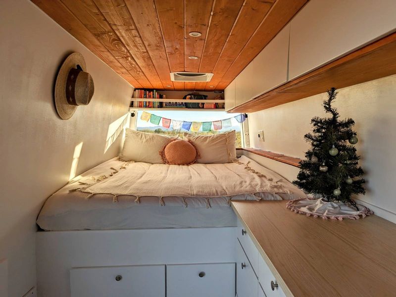 Picture 1/20 of a 2014 Sprinter 2500 170WB – Spacious Layout for sale in Montrose, Colorado