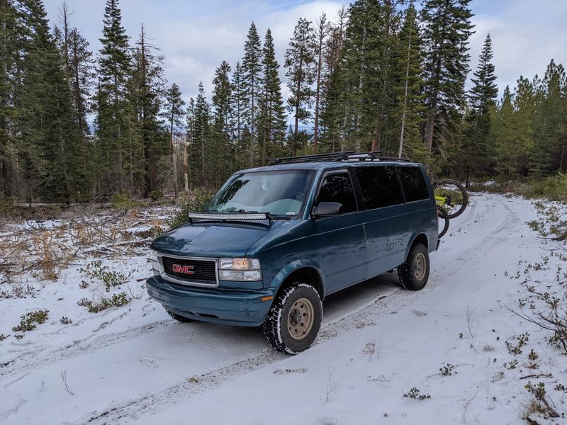 Picture 3/8 of a 1997 GMC Safari for sale in Hood River, Oregon