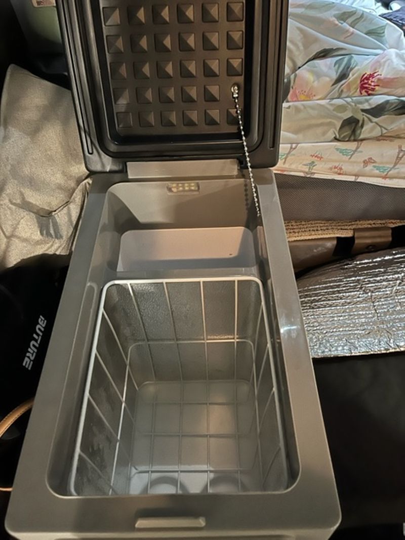 Picture 3/23 of a Chrysler 2016 Town and Country for sale in Valley Village, California