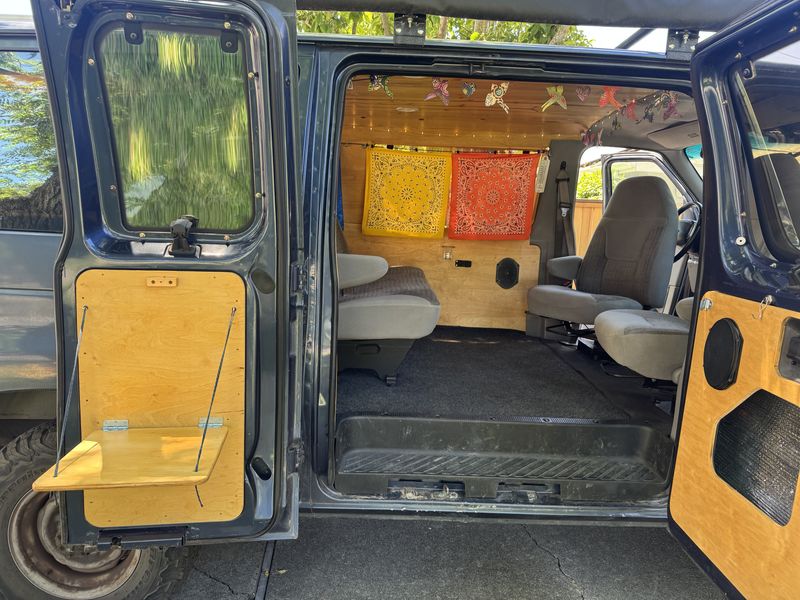 Picture 4/19 of a Ford E350 Club Wagon XLT Camper Van for sale in Chico, California