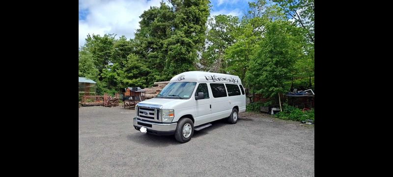 Picture 5/20 of a 2009 Ford E-350 xlt super duty for sale in Middletown, New York
