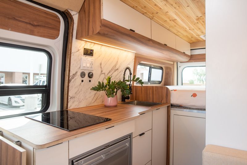 Picture 4/17 of a Patrick - The home on wheels by Bemyvan for sale in Las Vegas, Nevada