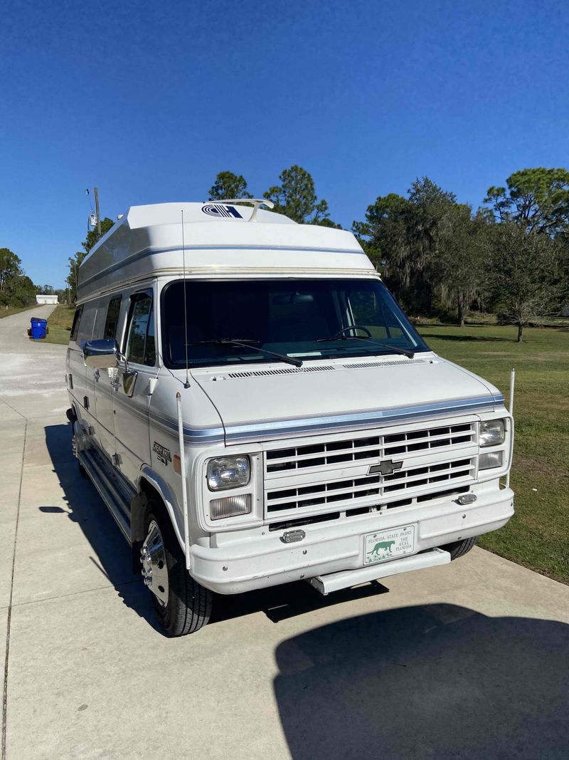 Picture 3/14 of a 1992 Chevy Coach House Class B Campervan for sale in Sebring, Florida