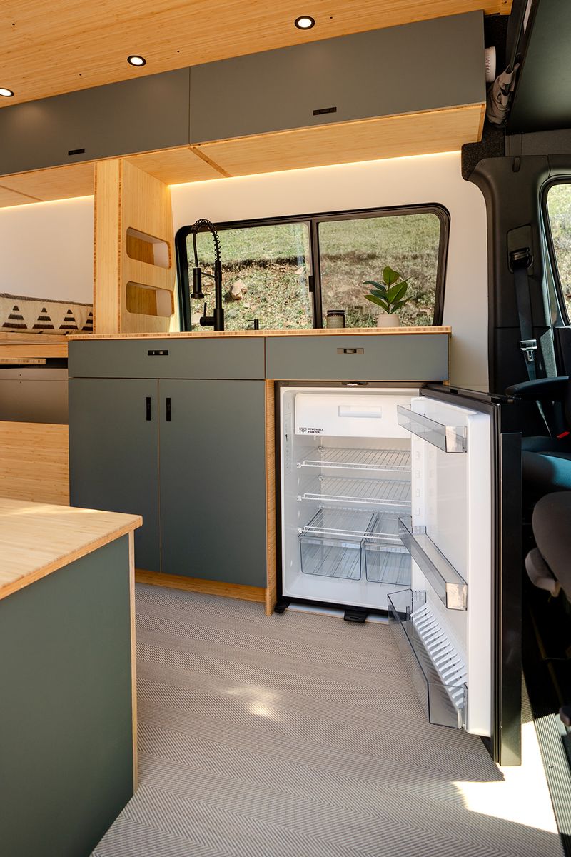 Picture 3/17 of a 2024 Geotrek Albatross Sprinter 144 AWD for sale in Boulder, Colorado