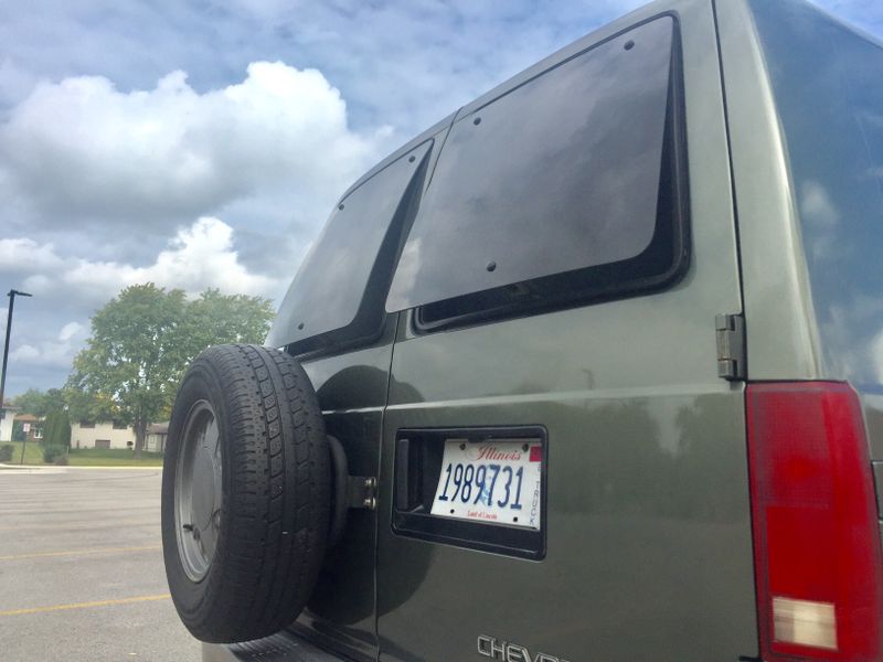 Picture 4/30 of a 2001 Astro Van 4X4 for sale in Bartlett, Illinois