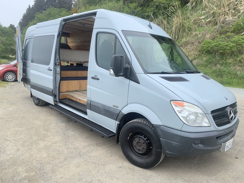 Picture 1/21 of a BEAUTIFUL MERCEDES SPRINTER VAN 2500! for sale in Arcata, California