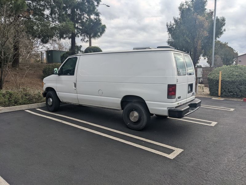 Picture 4/8 of a 2001 Ford E350 for sale in San Luis Obispo, California