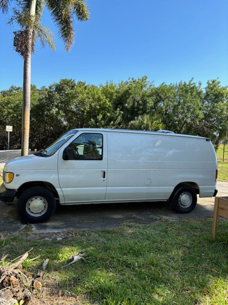 Picture 3/44 of a 1997 Ford Econoline E-150 400W Solar for sale in Saint Petersburg, Florida