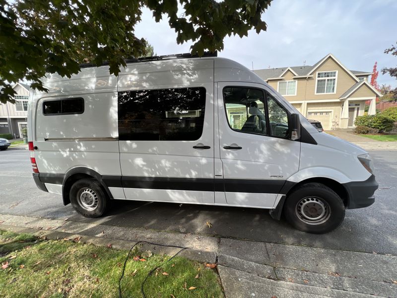 Picture 3/16 of a 2014 Mercedes-Benz Sprinter Campervan for sale in Hillsboro, Oregon