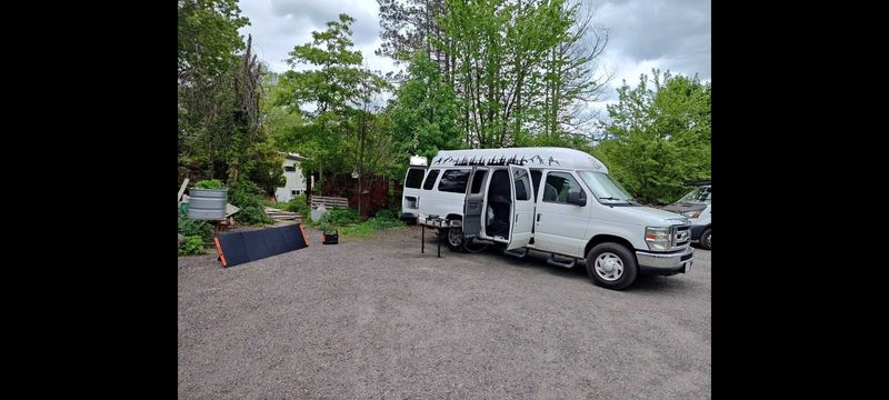 Picture 2/20 of a 2009 Ford E-350 xlt super duty for sale in Middletown, New York