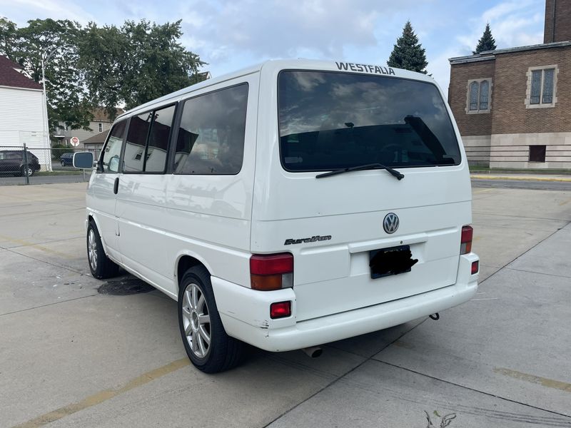 Picture 3/9 of a 2001 Volkswagen Eurovan for sale in Detroit, Michigan