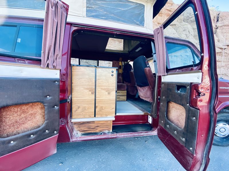 Picture 1/33 of a 1988 Ford E150 Pop-up Sportmobile for sale in Truth Or Consequences, New Mexico