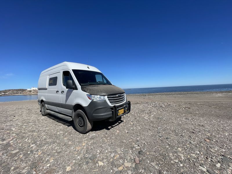 Picture 3/26 of a 2021 Frieghtliner/Mercedes Sprinter 144 4x4 Camper for sale in Saint Louis, Missouri