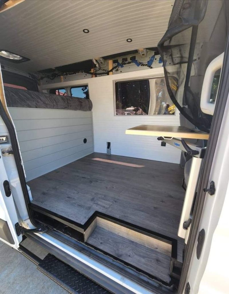 Picture 3/18 of a 2017 Ford Transit Medium Roof T350 for sale in Kennewick, Washington