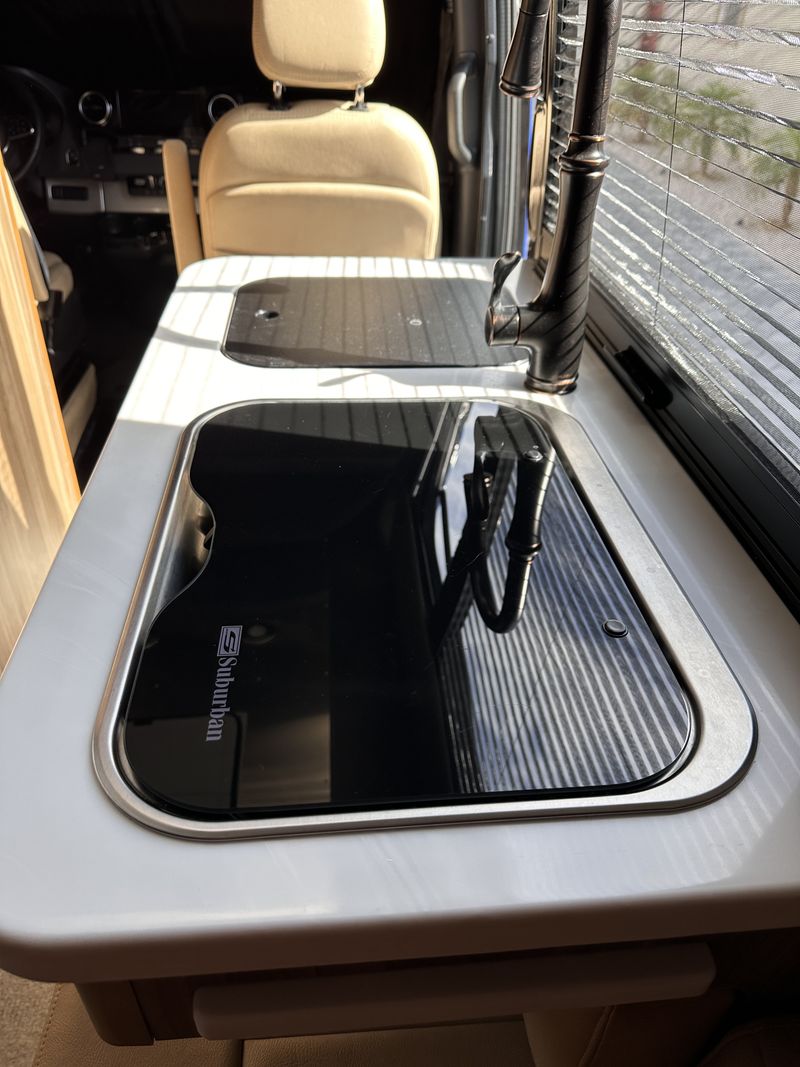 Picture 4/11 of a 2022 Airstream Interstate 19 Tommy Bahama Edition for sale in Las Vegas, Nevada