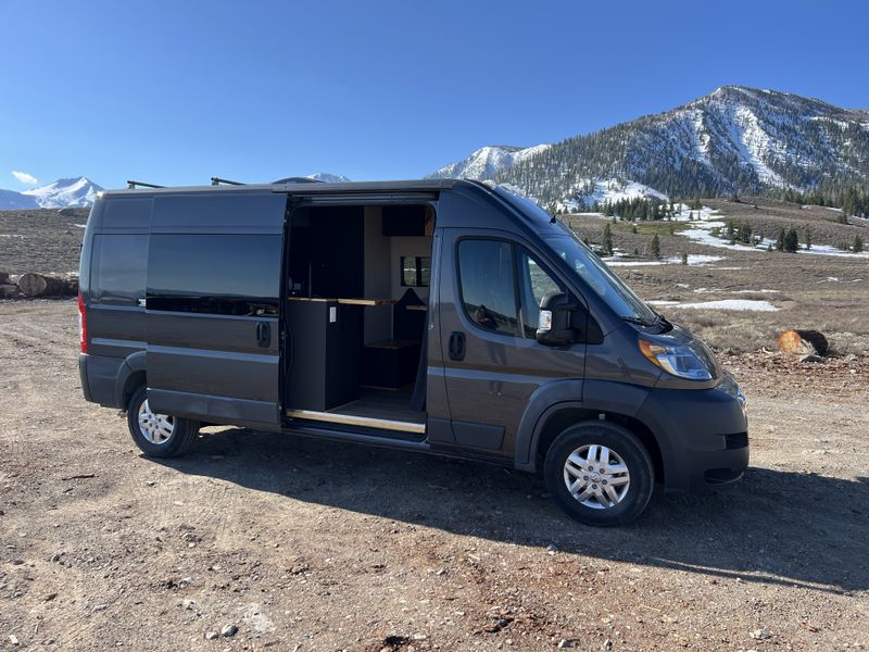 Picture 1/10 of a 2018 ram pro master 2500 for sale in Mammoth Lakes, California