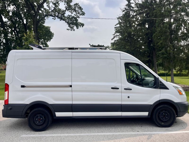 Picture 5/40 of a 2016 Ford Transit Medium Roof for sale in Milwaukee, Wisconsin