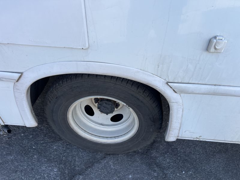 Picture 2/24 of a Thor Motor Coach Four Winds 22E - Ford Ford E-Series 350 for sale in Las Vegas, Nevada