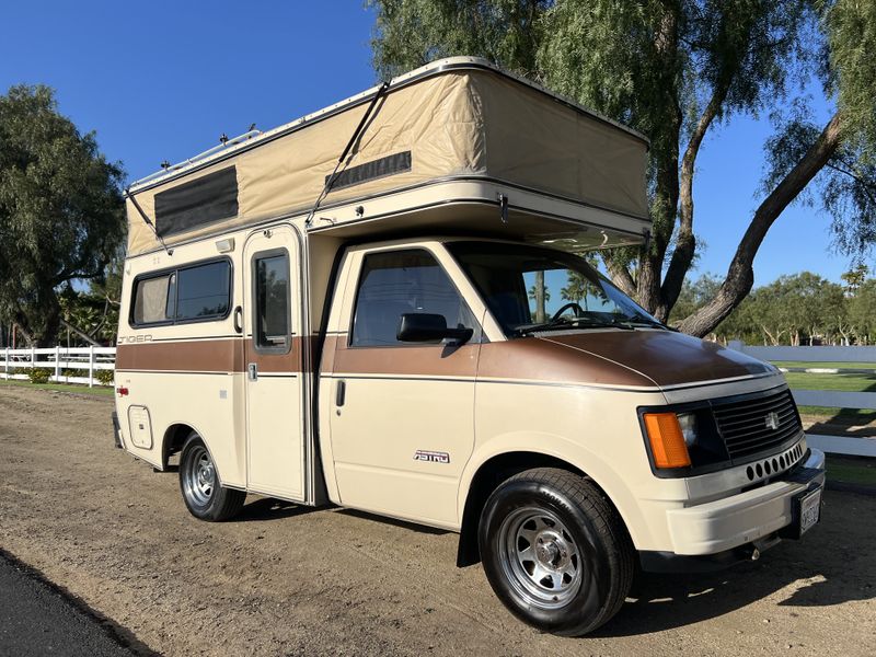 Picture 1/15 of a 1989 Chevy Astro Tiger for sale in Thousand Oaks, California