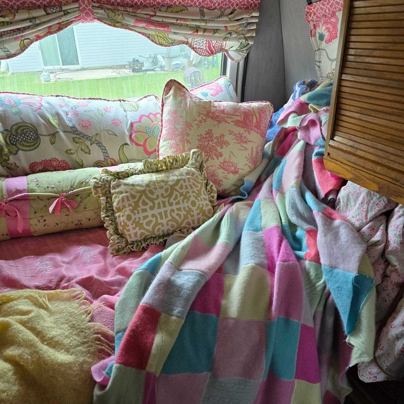 Picture 5/19 of a 1996 Dodge Roadtrek 170 Popular for sale in Whiteford, Maryland