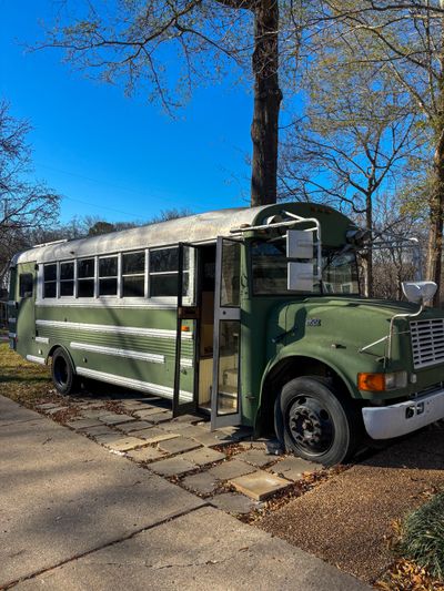 Photo of a Skoolie for sale: 2002 International 3800