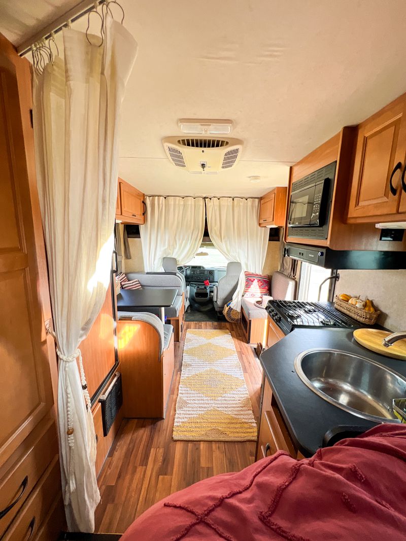 Picture 1/17 of a 2016 Thor Majestic 23A for sale for sale in Newburgh, New York