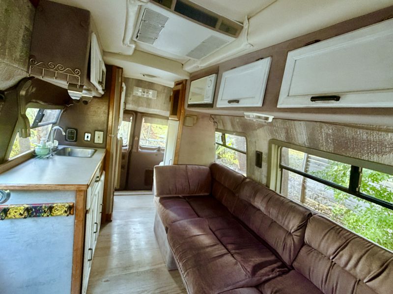 Picture 5/16 of a 1995 Ford Campervan Factory Build for sale in Englewood, Florida