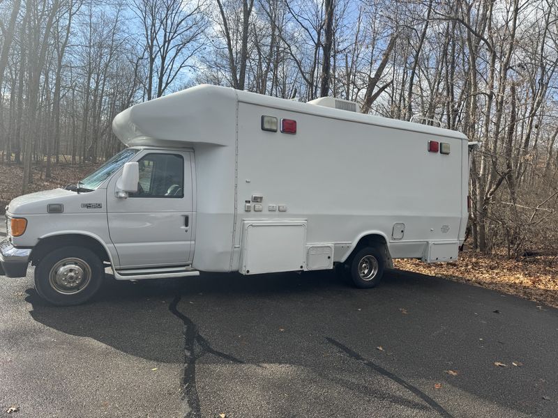 Picture 1/11 of a 2005 E450 with emergency response unit on rear for sale in Milford, Ohio