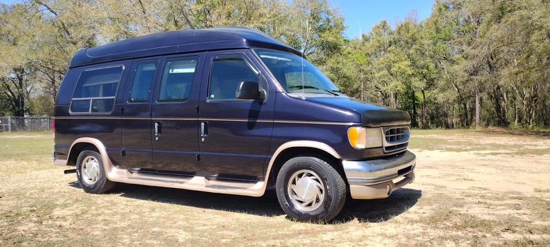 Picture 3/33 of a 2000 Ford E150 Sleeper Conversion Van  for sale in Tallahassee, Florida