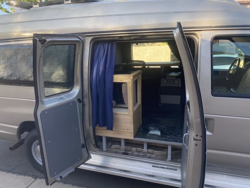 Picture 3/18 of a 2001 Ford Econoline E-350 XLT Mid Roof for sale in Gilbert, Arizona