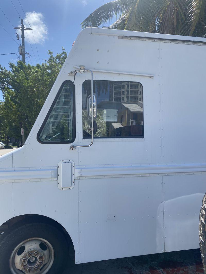 Picture 3/29 of a 1986 Ford Breadtruck stepvan for sale in Fort Lauderdale, Florida
