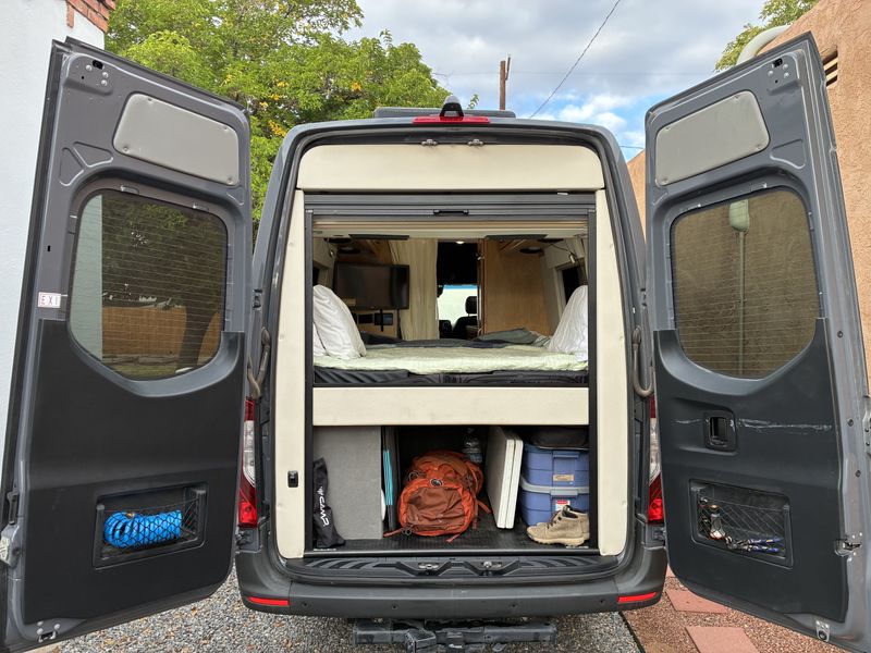 Picture 5/20 of a 2023 Coachman Galleria - 24a - Li3 lithium - 4x4 for sale in San Jose, California