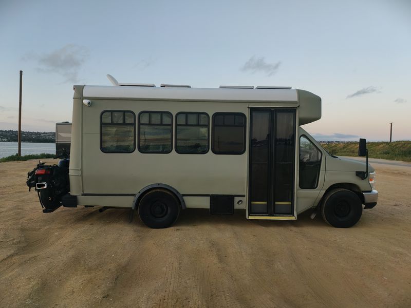 Picture 2/20 of a 2016 Ford E-350 Shuttle Short Bus for sale in Los Angeles, California