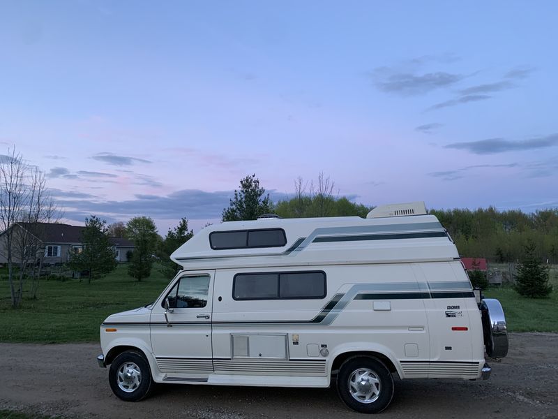 Picture 1/10 of a Off Grid Camper-Van BEAUTY for sale in Macomb, Michigan