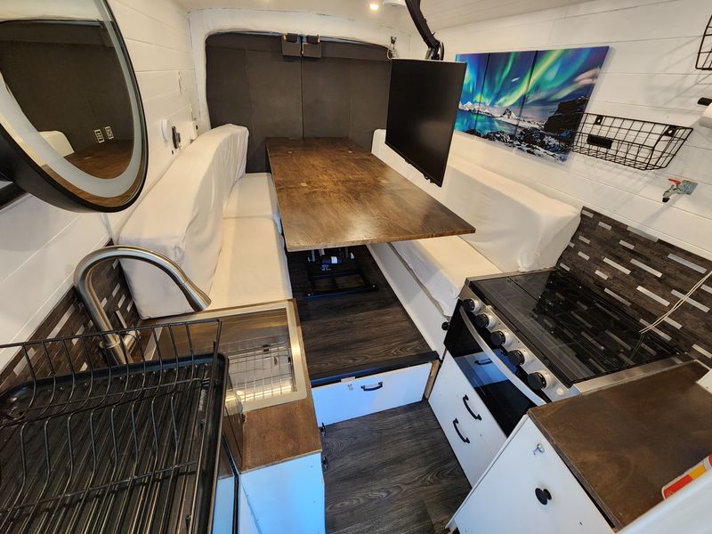 Picture 1/30 of a Full time home – low miles – generator & A/C – Ford Transit for sale in Los Angeles, California
