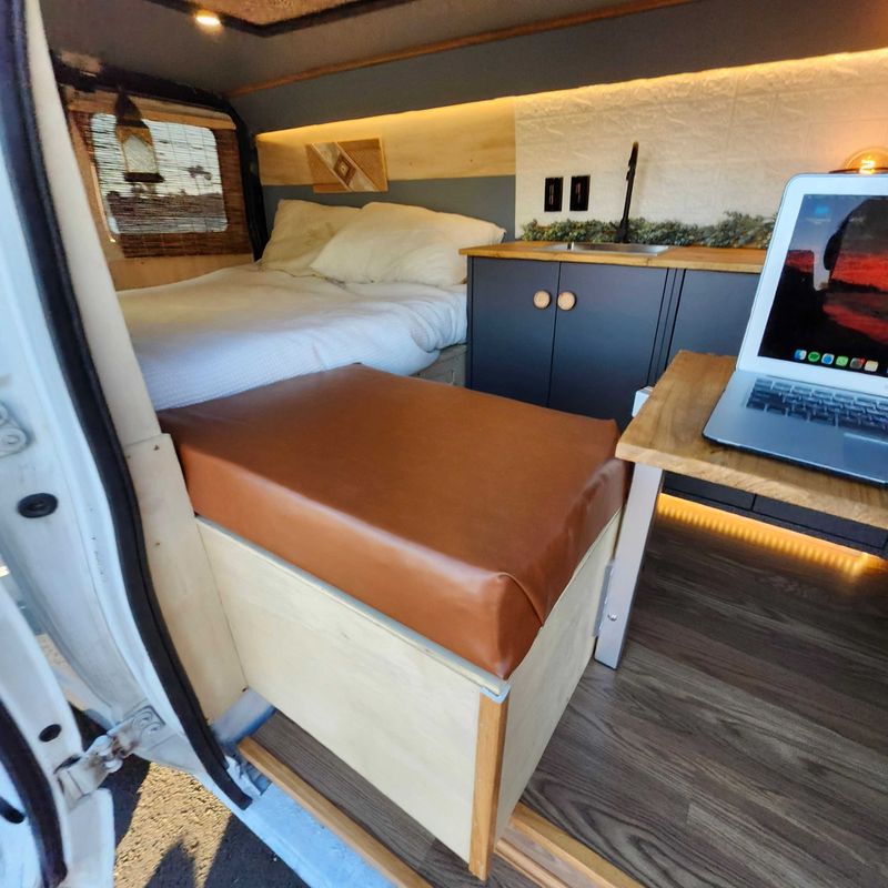 Picture 4/30 of a FREE SHIPPING Professional Built OfF Grid Camper for sale in Long Beach, California