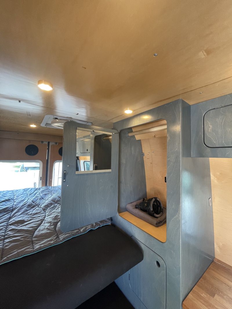 Picture 4/24 of a 2006 Sprinter Campervan for sale in Torrance, California