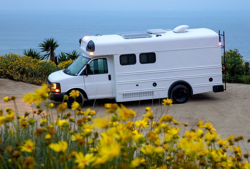 Picture 2/15 of a 2011 Winterized Diesel Skoolie for sale in Mammoth Lakes, California