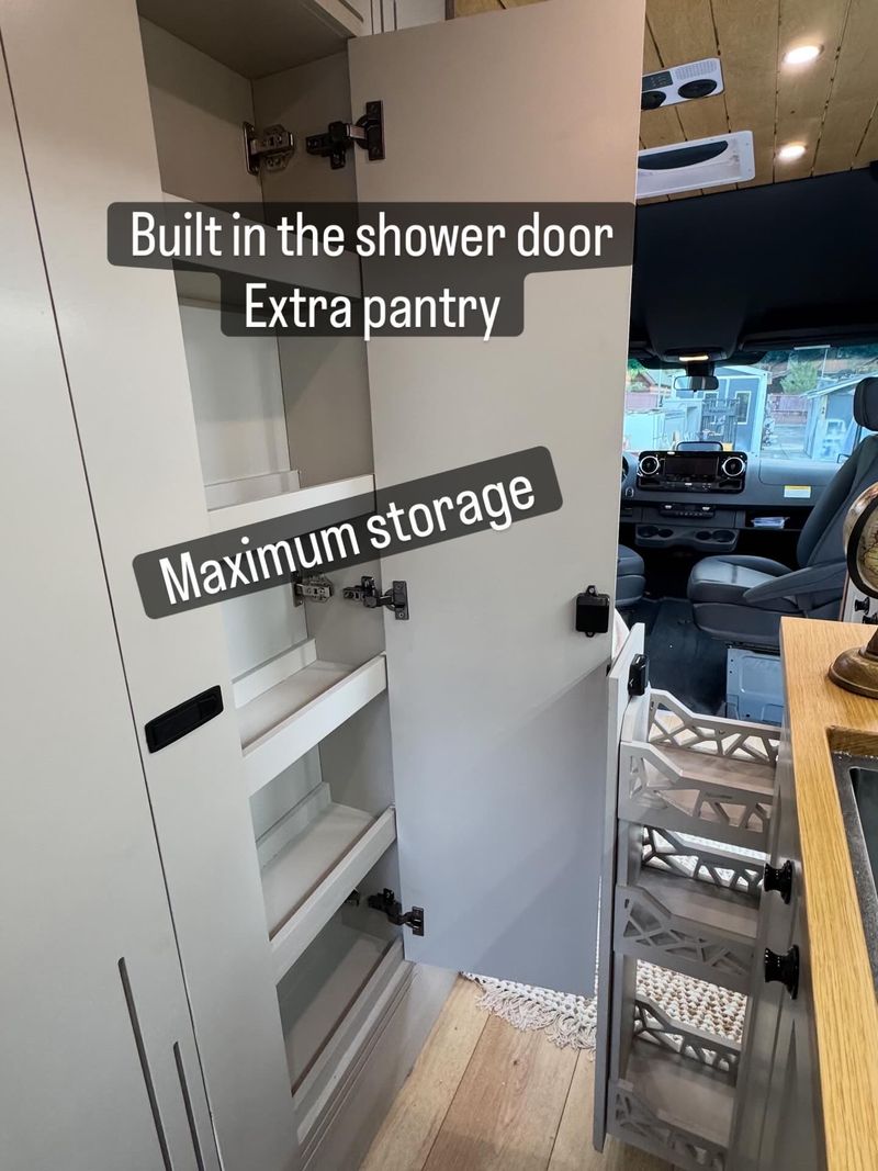 Picture 4/19 of a AWD 2025 NEW 170 Sprinter sits/sleeps 4 (5) ELEVATOR BED for sale in Big Bear City, California