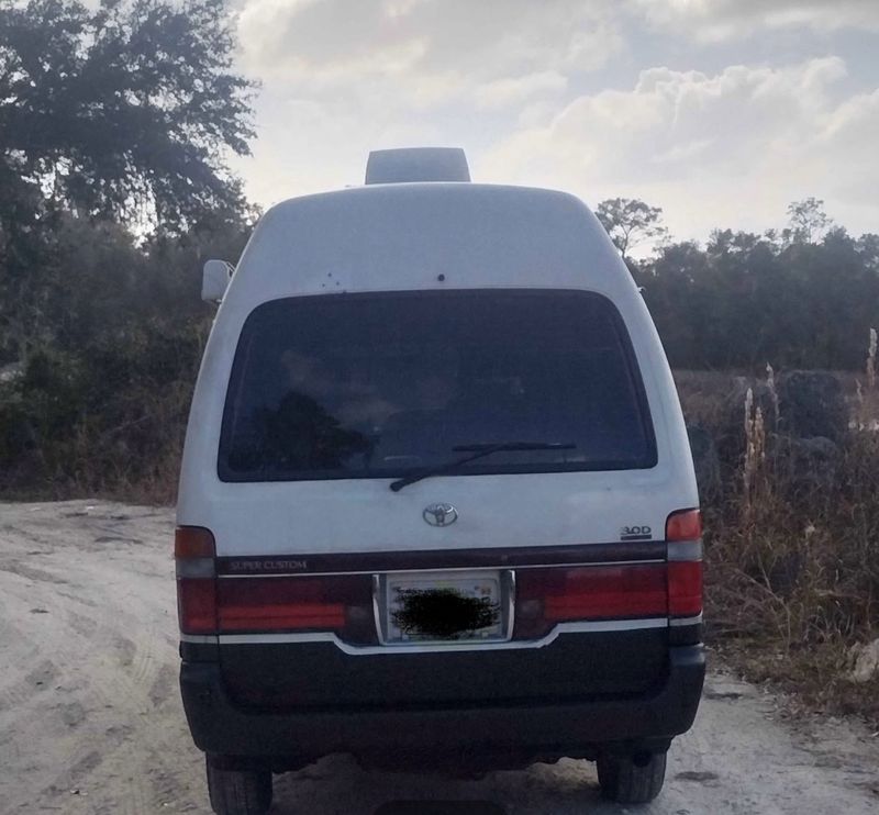 Picture 5/13 of a 1997 Toyota Hiace full time 4wd for sale in Malabar, Florida