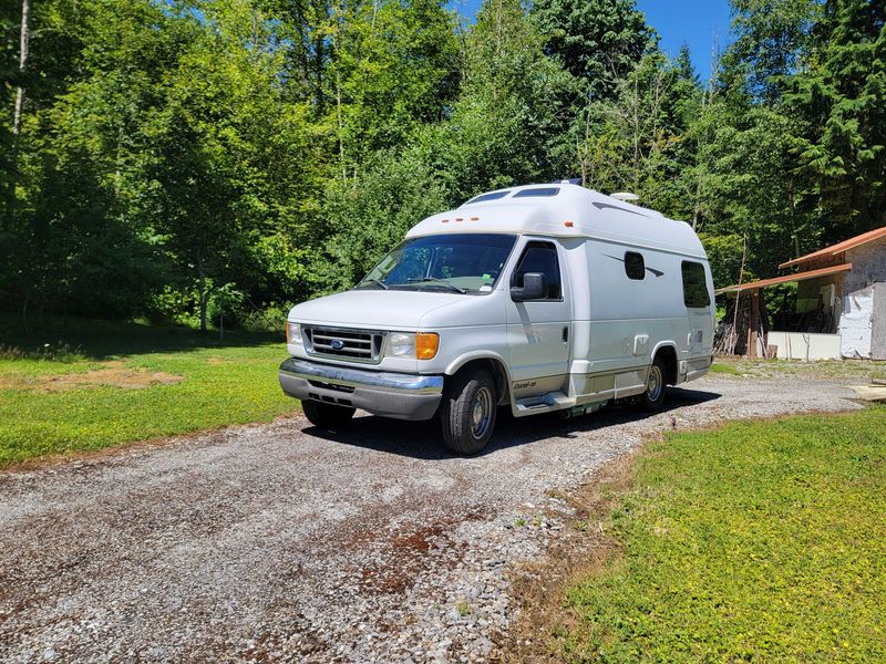 Picture 3/17 of a 2007 Ford Pleasure Way van for sale in Glendale, Arizona