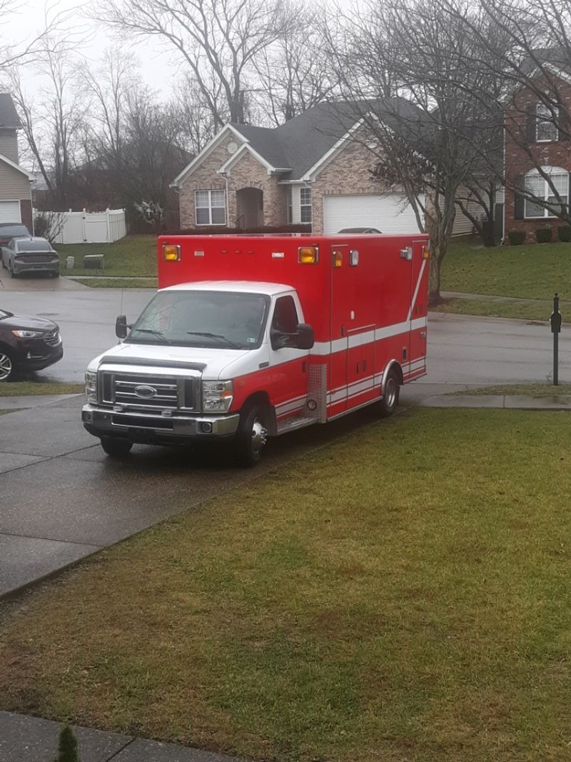 Picture 1/24 of a 2009 Ford E350 Diesel converted ambulance with fridge for sale in Charlestown, Indiana