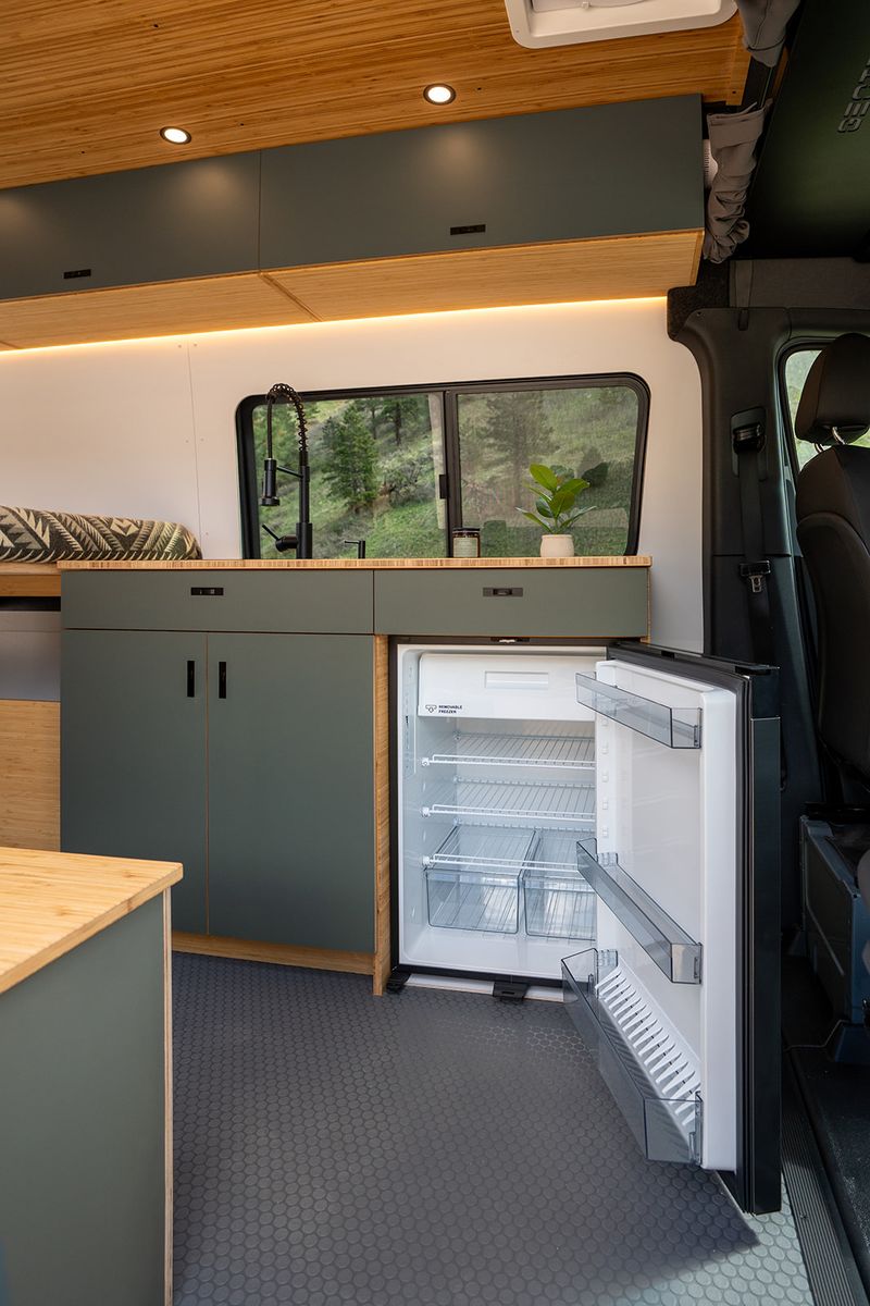 Picture 4/17 of a 2024 Geotrek Albatross Sprinter 144 2WD (#294) for sale in Boulder, Colorado