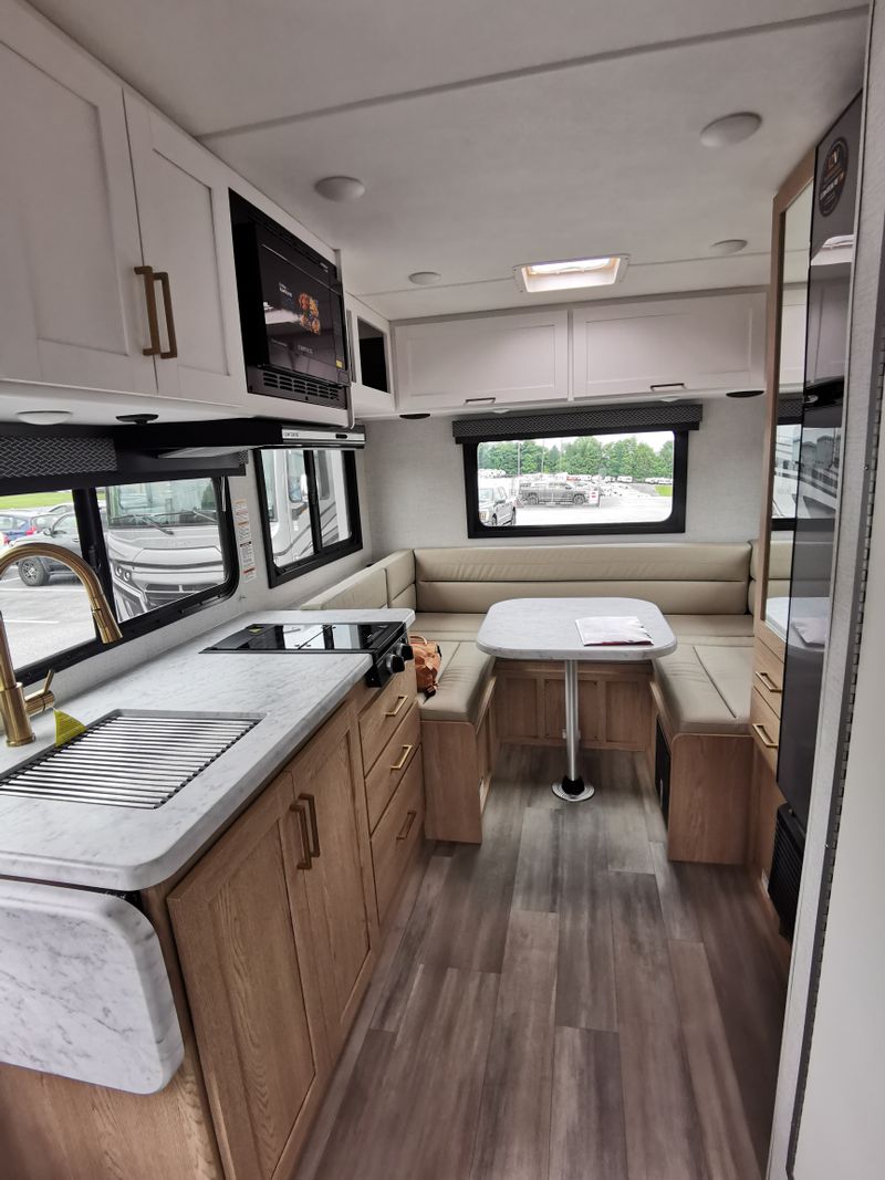 Picture 5/12 of a 2026 Thor Four Winds 19z - 20ft long fully equipped Class C for sale in Millwood, New York
