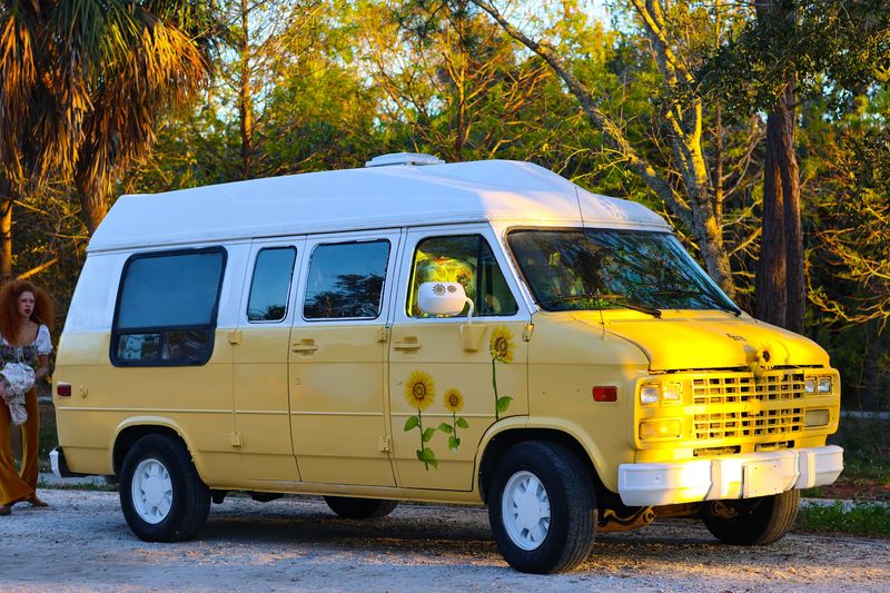 Picture 1/29 of a Vintage Boho Hippie Camper Van 🌻 🚐 🌱 for sale in Saint Petersburg, Florida